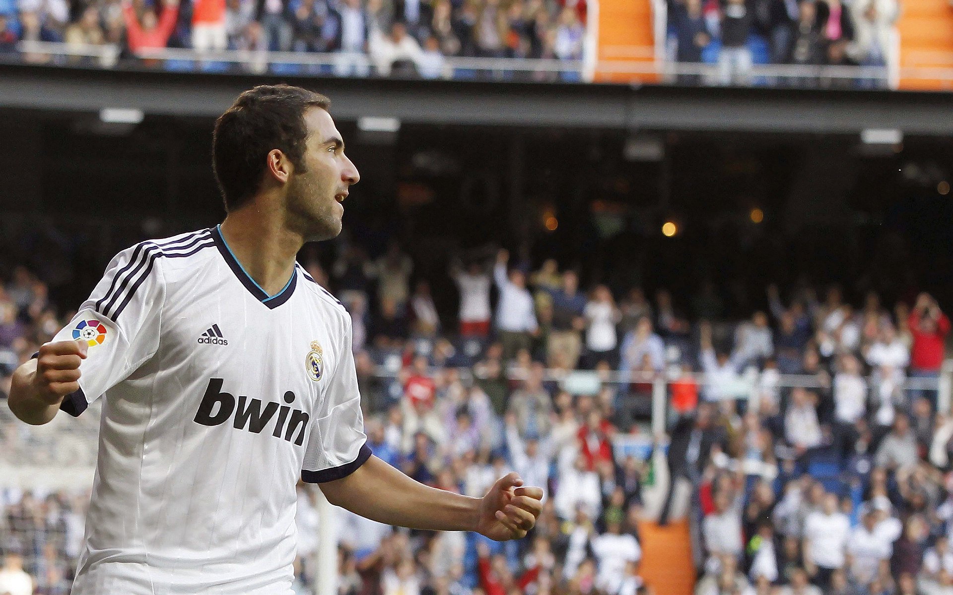 德里赫特，当铁闸落下时，乌拉圭的悬念与日本的黄昏同时终结